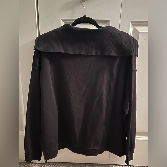 NWT Fleece V-Neck Sweatshirt. Size 00. - Picture 2 of 14